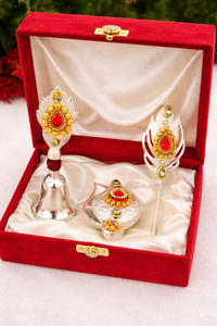 Caja de Sindoor Plateada Estilo Bohemio Indio, Barra de Tilak y Campana, Paquete de Regalo para Diwali - Product Image 2