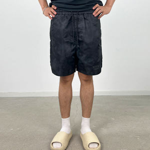 Shorts Bermuda en satin noir uni pour homme avec cordon de serrage à la taille et poches, décontractés, respirants, à séchage rapide, en polyester tricoté - Product Image 6