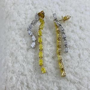ต่างหูเพชรทรงลูกแพร์สีเหลืองขาวสุดหรูห้อยระย้าทองคำขาว 14K ต่างหูแบบยาวสำหรับงานแต่งงาน ของขวัญสุดหรูสำหรับเจ้าสาว - Product Image 2