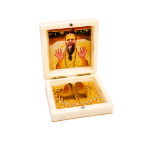 Shree Premand Ji Maharaj - Arte Cuadrado de Madera Hecho a Mano y Ecológico para Mejorar la Abundancia y el Éxito - Product Image 1