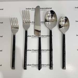 Juego de Cubiertos de Acero Inoxidable Premium con Mango Texturizado Negro, Colección de Cubiertos de Lujo, Aptos para Lavavajillas, Ligeros, Forma Irregular - Product Image 2
