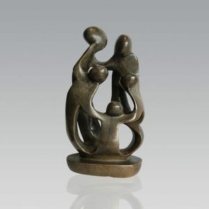 Escultura de aluminio fundido hecha a mano que refleja contornos fluidos, profundidad cultural, textura suave y elegancia artística moderna. - Product Image 1