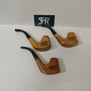 Pipa de Madera Rústica Hecha a Mano con Boquilla de Cuerno, Acabado Natural, Accesorio Artesanal con Grabado Personalizado - Product Image 5