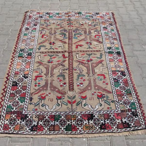 พรมปูพื้นลายดอกไม้สีสันสดใส ทำด้วยมือจากขนสัตว์/ไหมตุรกี เป็นมิตรกับสิ่งแวดล้อมและสัตว์เลี้ยง ป้องกันการลื่น ทนต่อคราบสกปรก ด้านหลังทำจากยางลาเท็กซ์ 1 ชิ้น - Product Image 1