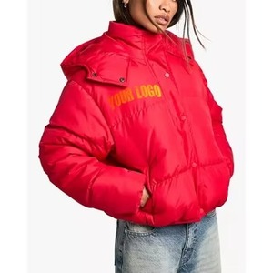 Chaqueta Acolchada Roja para Mujer, con Capucha, Manga Larga, Abrigo de Invierno, Cierre de Cremallera, Logotipo Estampado, Relleno de Poliéster, Tejido de Tela - Product Image 1