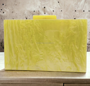 Pochette élégante faite à la main en résine avec design unique Pochette en résine époxy personnalisable pour femmes - Product Image 1