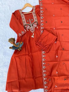 Anarkali long en soie romaine brodé orange, best-seller, pour femme, avec un magnifique design traditionnel, idéal pour les fiançailles - Product Image 4