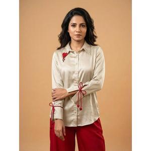 Chemise décontractée pour femmes, confortable et respirante, avec une coupe confortable et un style moderne, disponible en achat en gros directement auprès du fournisseur - Product Image 1