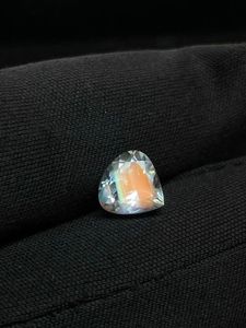 มูนสโตนทรงหัวใจเจียระไนเหลี่ยมเพชรพลอยหลากสีรุ้งสวยงามเป็นธรรมชาติ - Product Image 1