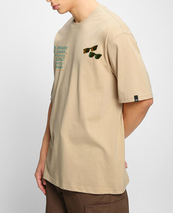 เสื้อยืดพิมพ์ลาย DTF พรีเมียมสำหรับผู้ชาย เสื้อยืดผ้าฝ้ายลายกราฟิกสั่งทำได้ ผู้ผลิตจำนวนมาก เนื้อผ้าระบายอากาศและนุ่มสบาย รับผลิตแบบ OEM และ ODM - Product Image 2