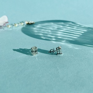 Boucles d'oreilles clous en diamant ovale de 1,5 carat, cultivé en laboratoire, or blanc 9 carats, couleur F VVS2, certifié IGI, bijoux classiques unisexes pour usage quotidien - Product Image 3