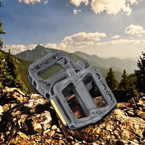 Pedals PP Mountain Bike Pedals Flat Platform Design With Durable Plastic Material