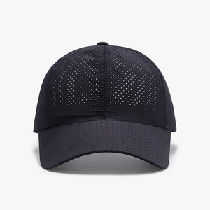 Casquette de baseball unisexe à 6 panneaux, réglable, respirante, à séchage rapide, en maille perforée au laser, avec option de logo personnalisé - Product Image 1