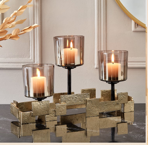 Porte-bougie antique en forme de cage à oiseaux en or avec base sur piédestal, disponible à prix de gros pour la décoration vintage de la maison. - Product Image 2