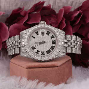 Reloj de Alta Moda para Hombre con Diamantes Moissanite, Esfera Morada Premium y Estilo Lujoso - Product Image 1