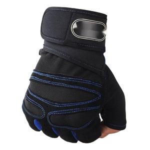 Guantes de gimnasio de medio dedo personalizados Diseño de fitness transpirable de cuero de alta calidad Los mejores materiales para levantamiento de pesas - Product Image 3