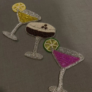 Camiseta de algodón color crema para mujer, manga corta, con gráfico de palmera con cuentas doradas, informal, de verano, cuello redondo, top tipo pullover. - Product Image 1