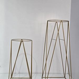 Support à plantes en métal doré, lot de 2, support à plantes géométrique en fil métallique pour intérieur, pot moderne, décoration de la maison, support à fleurs au sol, WB Inc India - Product Image 4