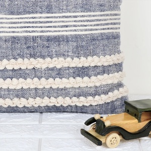 Funda de Cojín Decorativa para Sofá, Texturizada, Hecha a Mano, Estilo Boho, Azul y Marfil - Product Image 3