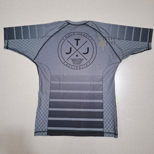 เสื้อรัดกล้ามเนื้อสำหรับผู้ใหญ่แบบสั่งทำพิเศษสำหรับ MMA  แบบซับลิเมชั่น  สำหรับการฝึกซ้อมและการต่อสู้  ผลิตจากผ้าสแปนเด็กซ์/โพลีเอสเตอร์ที่เป็นมิตรกับสิ่งแวดล้อม - Product Image 2
