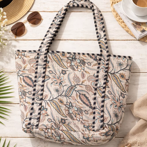 กระเป๋าโท้ทขนาดกลางลายดอกไม้แบบเย็บติดกัน  ปิดด้วยซิป หูหิ้วคู่ ใช้ซ้ำได้ เหมาะสำหรับใช้ในชีวิตประจำวัน ช้อปปิ้ง ไปเที่ยวชายหาด และเดินทาง - Product Image 1