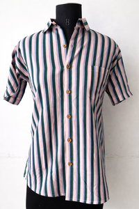 Camisa de algodón a rayas con estampado a mano |   Camisa Verde y Blanca con Botones |   Camisa Unisex Hecha a Mano por Artesanos |   Top de Moda Sostenible - Product Image 4