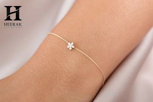Wholesale Custom 14K Gold Minimalist <b>Flower</b> Lab Grown Diamond <b>Bracelet</b> IGI Certified D VVS Delicate Floral Chain Jewelry - Product Image 6