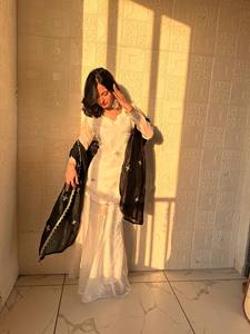 Conjunto de Ropa Étnica para Mujer, Completamente Cosido y Listo para Usar, con Bordado de Lentejuelas, Top Sharara Plazzo con Dupatta - Product Image 5
