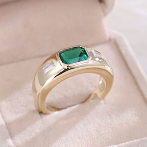 Bague de Fiançailles Unique et Audacieuse avec Trois Pierres en Zircon Cubique Taille Émeraude, Bague de Mariage en Or 14K, Cadeaux d'Anniversaire, Bijoux Unisexe - Product Image 4