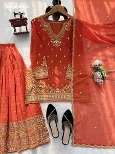 Hermoso conjunto de Sharara-Kurta y Dupatta de georgette sintética pesada con bordado de hilo y lentejuelas de 9 mm, proveedor de Surat Ethnic Wear - Product Image 4