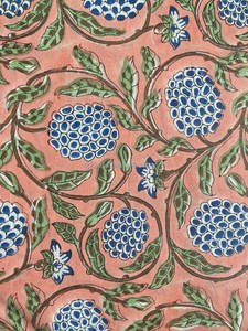 ผ้าม่านและปลอกหมอนลายดอกไม้แบบอินเดีย พิมพ์ด้วยมือบนผ้าฝ้าย 100% สีชมพูเข้ม ซีกเขียว ฟ้าเดลฟ์  เป็นมิตรกับสิ่งแวดล้อม เหมาะสำหรับใช้ภายนอกอาคาร - Product Image 4