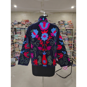 Blazer en velours brodé à la main pour femme, col mandarin, manches longues, motif floral, style ethnique hiver, cadeau pour elle - Product Image 6