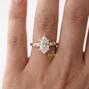 Bague de fiançailles en diamant de laboratoire taille marquise, sertissage pont tendance, plaqué or rose 14K, pour femme, idéale pour mariage et soirée - Product Image 2
