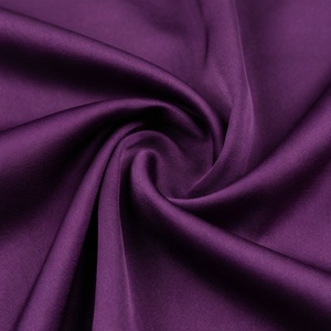 Châle en satin de soie uni pour femme, écharpe ethnique pour usage quotidien - Product Image 1