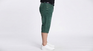 Shorts en jean bleu classique pour homme, longueur genou, coupe décontractée et confortable pour l'été - Product Image 6