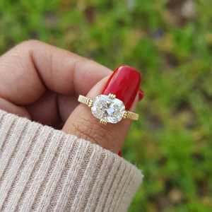 Anillo de Oro Sólido de 14k con Diamante de Corte Cojín de 2.00CT Cultivado en Laboratorio, Diseño de Puente Oculto, Regalo Sorpresa para Fiestas, Unisex - Product Image 1