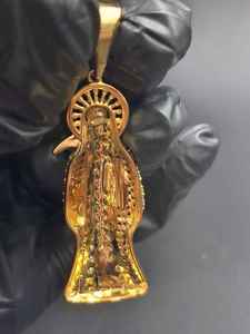 จี้พระเยซูตรึงกางเขน รูปทรงกลมประดับโมอิสซาไนต์ เงินแท้ 925 ชุบทอง เครื่องประดับอัญมณีชั้นดี - Product Image 4