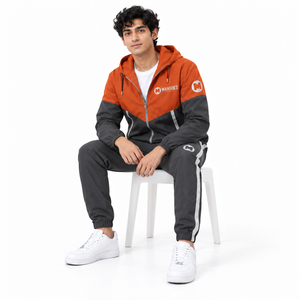 Ensemble de survêtement coupe-vent respirant et écologique pour homme – Veste légère à capuche et pantalon de jogging zippé – Vêtements de sport en gros - Product Image 4