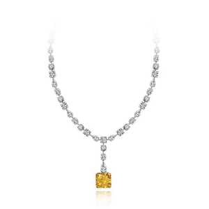 Collier pendentif en argent sterling avec grand pendentif en moissanite certifié IGI pour homme et femme - Product Image 1
