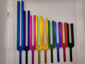 Diapasons Solfège colorés non lestés, lot de 9 avec étui et marteau, précision garantie. - Product Image 5
