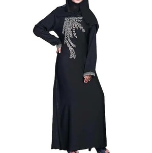 Vêtements islamiques tendance 2026 pour femmes, robe longue à manches longues de couleur unie, abaya pour femmes musulmanes, sur mesure OEM ODM - Product Image 1