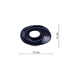 Urne funéraire artistique en métal bleu profond, design sculptural en forme d'anneau, finition brillante, récipient pour cendres commémoratives pour la maison - Product Image 4