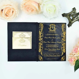 Pochette de luxe en satin noir pour invitation de mariage avec carte d'invitation en acrylique transparent, monogramme en feuille d'or, pochette pour carte de réception - Product Image 3