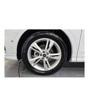 Audi Q3 35 TDI Premium Sportback décembre 2022 8 575 km Diesel Sièges en cuir avec caméra de recul - Product Image 5