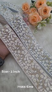 Cinta Decorativa Bordada Floral Ecológica de Encaje de 2 Pulgadas Gris Blanco Dorado para Vestidos, Saris y Manualidades - Product Image 5