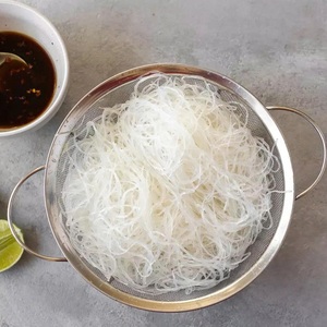 Nouilles de vermicelles de haricot mungo transparentes, lisses et séchées, emballées en sachet transparent - Product Image 1