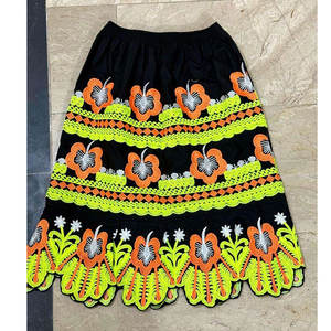 Faldas Bordadas de Alta Calidad para Mujer, Personalizadas, Estilo de las Islas del Pacífico, Tela Micronesiana, Trabajo de Bordado - Product Image 2