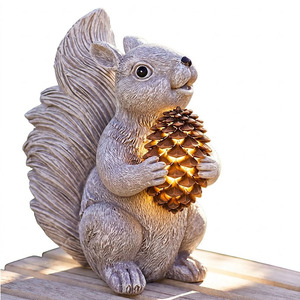 Decoración de Jardín: Ardilla en Color Gris - Product Image 1