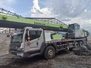 Grue sur camion ZOOMLION QY25H552 de 25 tonnes, modèle 2023, en excellent état de marche, pour la construction en usine, grue hydraulique - Product Image 1