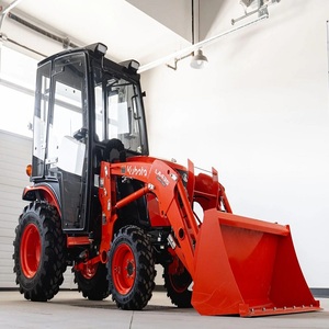 Tracteur Kubota B2601 4x4 d'occasion avec tondeuse, équipement agricole, à vendre à prix très avantageux - Product Image 2